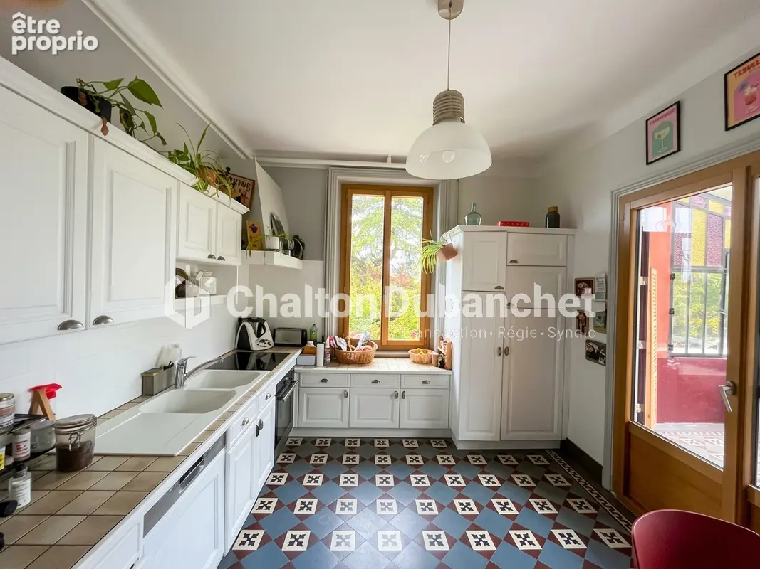 Maison 10 pièces 163 m² à vendre à Feurs (42110) - photo 4