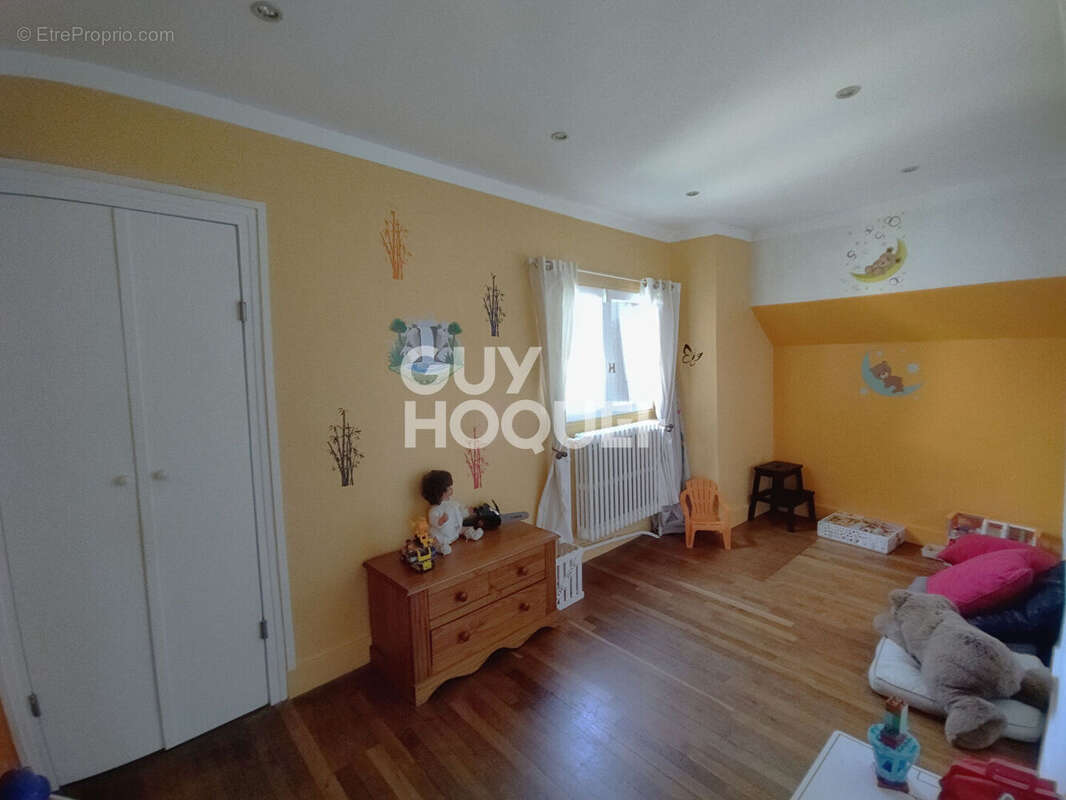 Maison à L'HAY-LES-ROSES