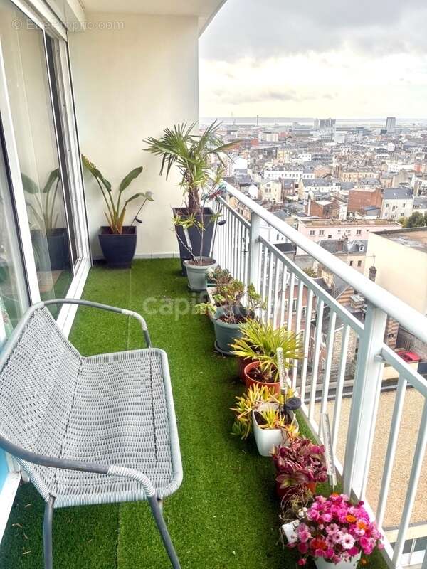 *Dans le quartier des ormeaux* Appartement de 46 m² exposé Ouest, vue dégagée sur la ville et la mer, parking et cave - photo 6