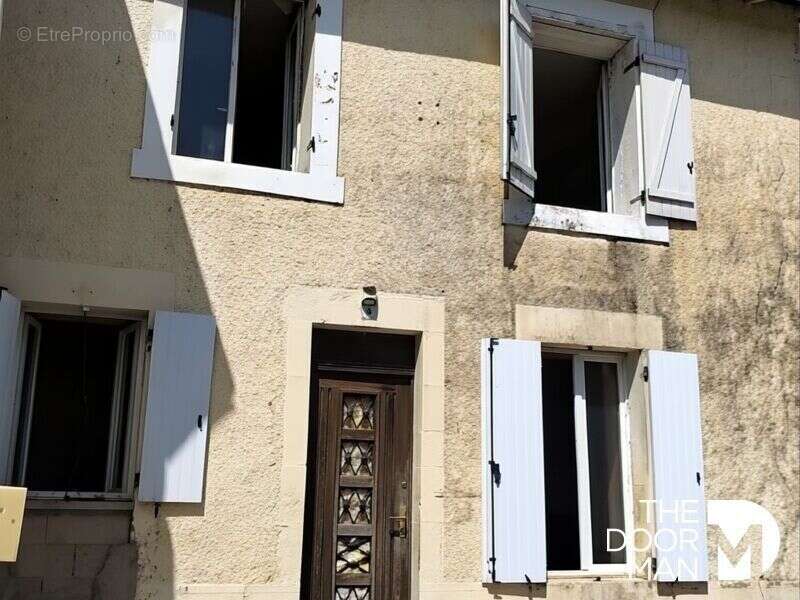 Maison à CHAMPAGNE-SAINT-HILAIRE