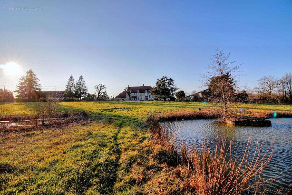 Maison à LONS-LE-SAUNIER