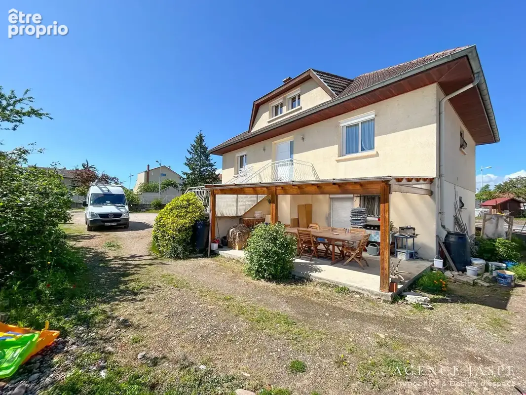 Photo Maison à Saint-Just-Saint-Rambert au prix de 299 000€