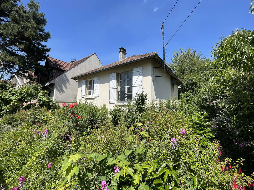 Maison à TREMBLAY-EN-FRANCE