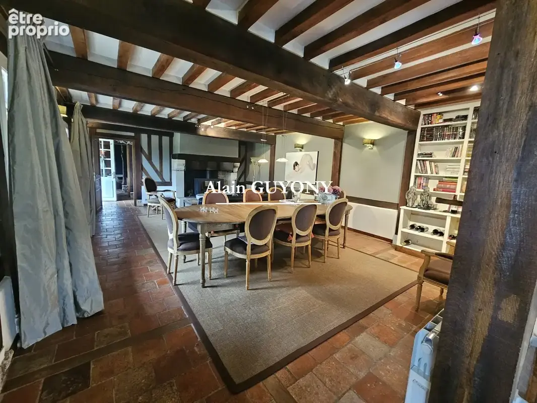 Maison 5 pièces 152 m² à vendre à Pont-L'eveque (14130) - photo 2