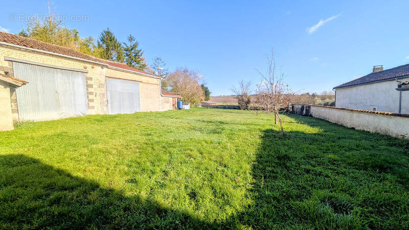 Maison à SALLES-D'ANGLES