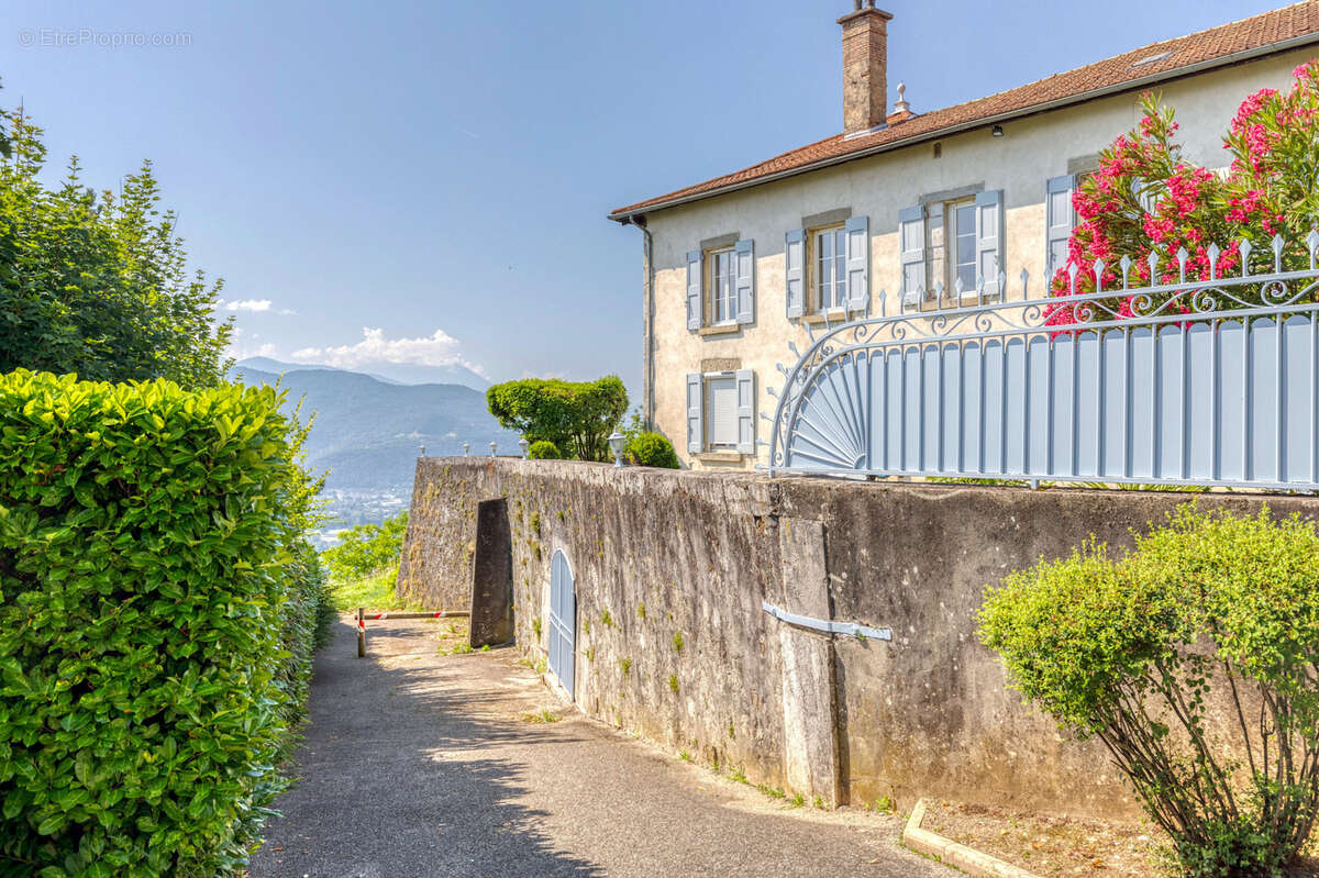 Appartement à CORENC