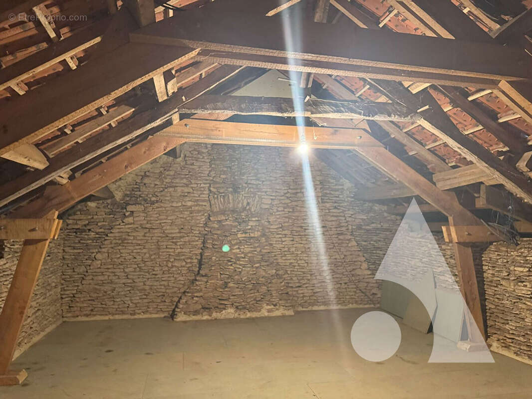 Maison à SALIGNAC-EYVIGUES