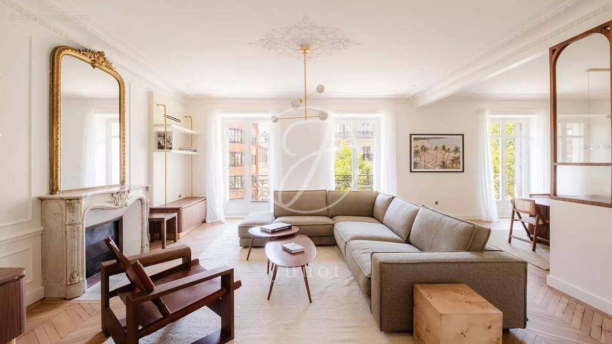 Appartement à PARIS-5E