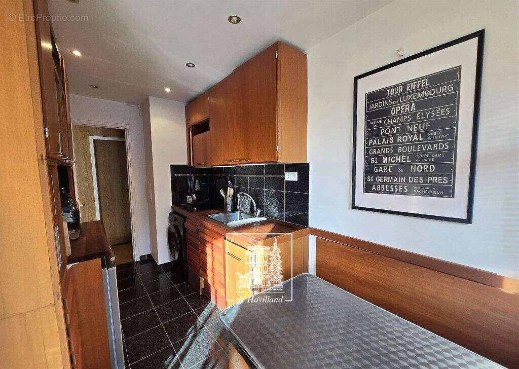 Appartement à NEUILLY-SUR-SEINE