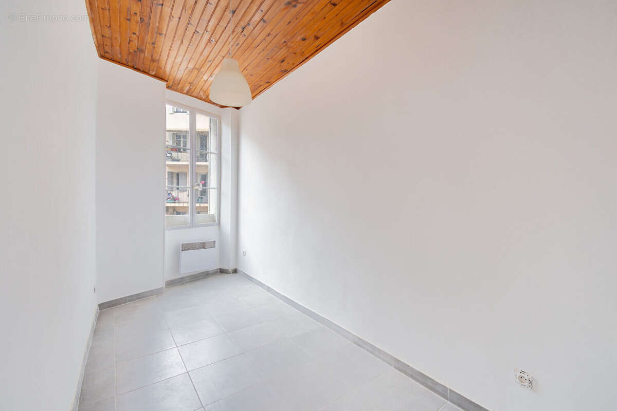 Appartement à MARSEILLE-1E