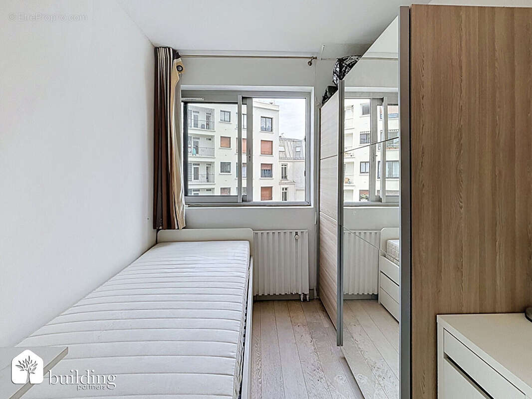 Porte de Saint Cloud Paris 16ème - Chambre de service 11,70 m² - photo 5