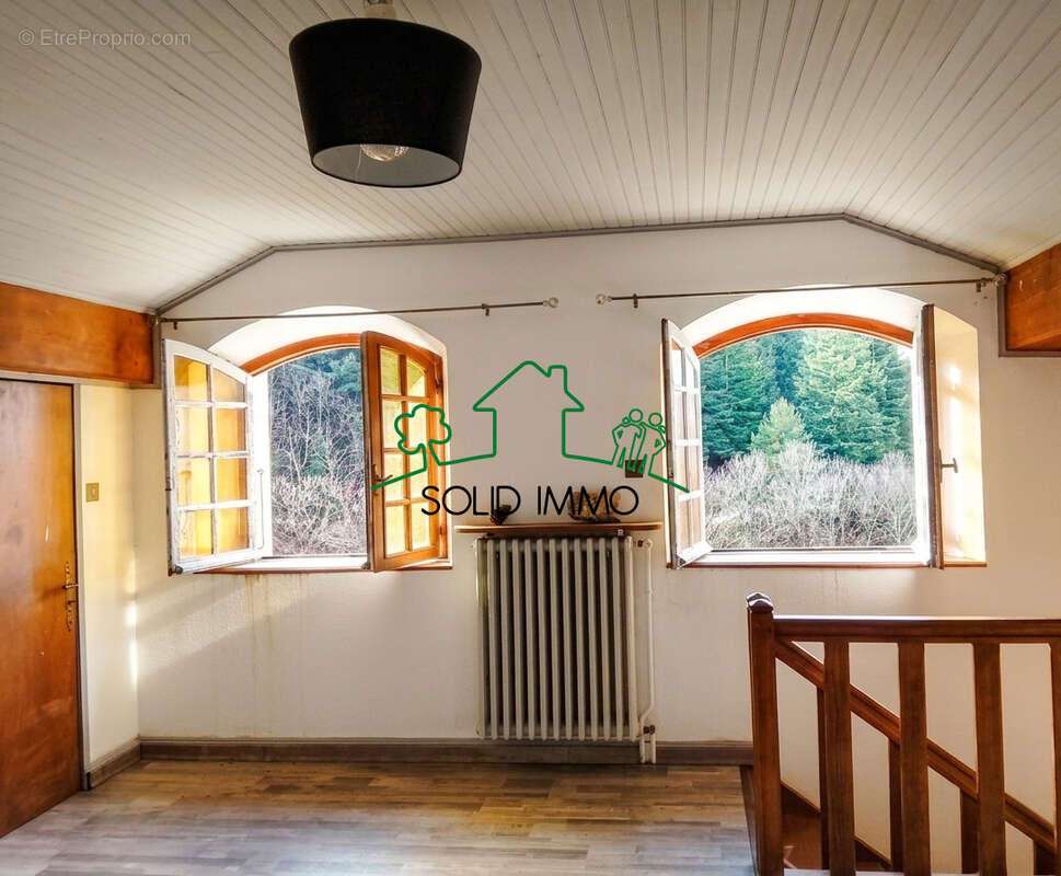 Maison à AIZAC