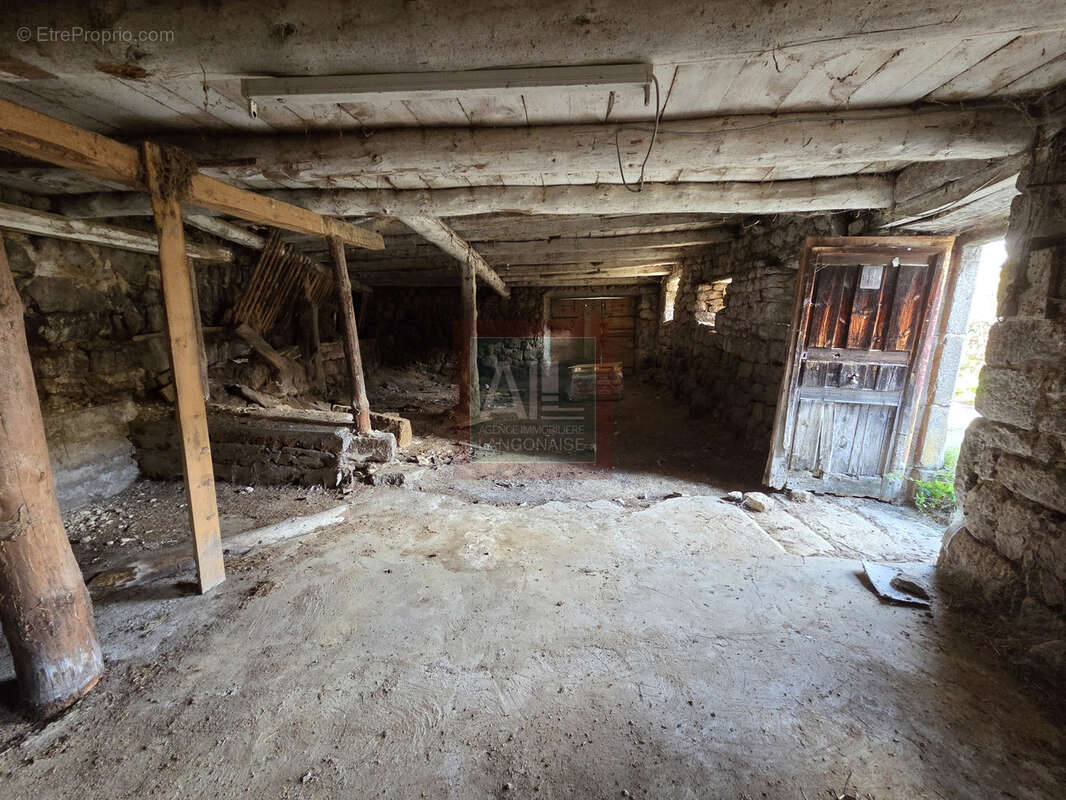 Maison à CHAMBON-LE-CHATEAU