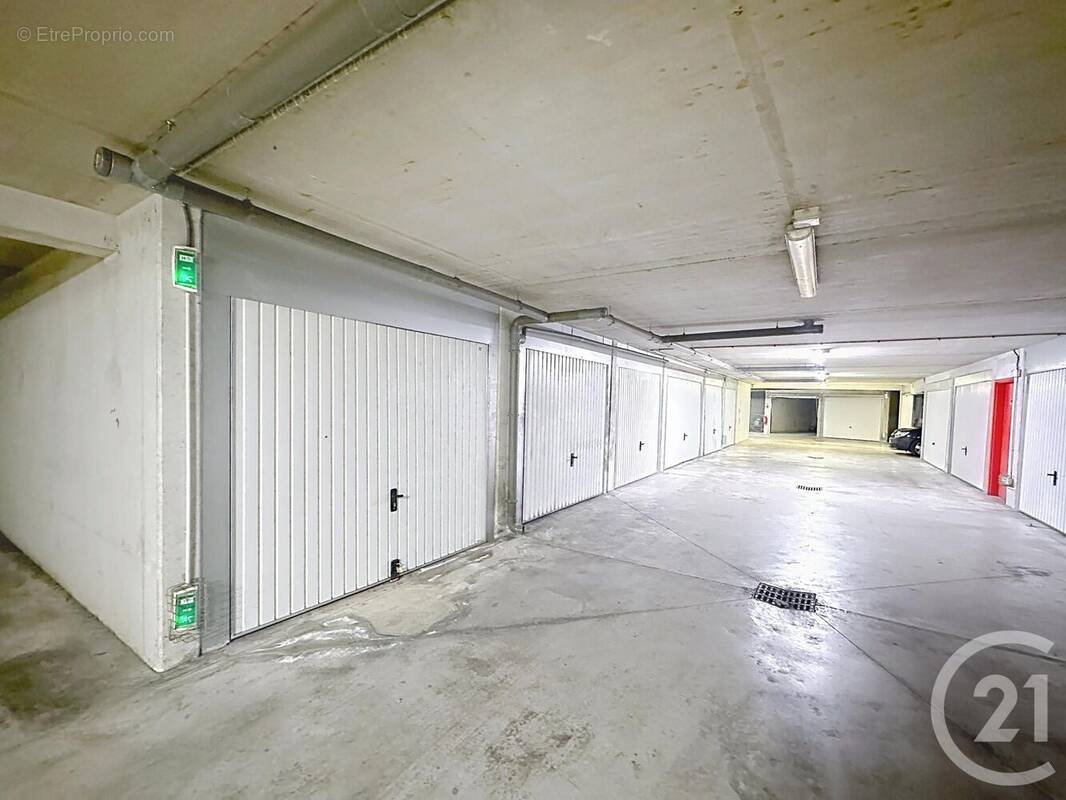 Photo 1 - Parking à MONTPELLIER