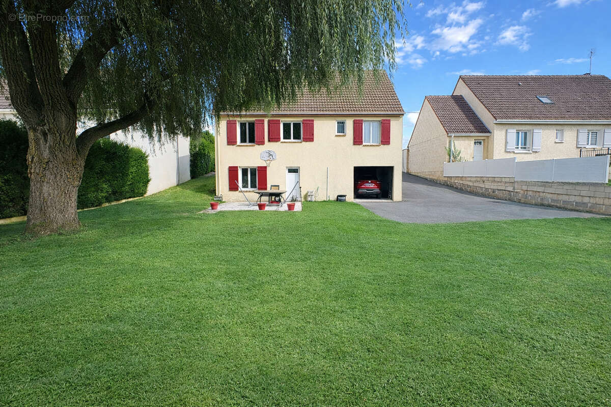 Maison à CHANTILLY