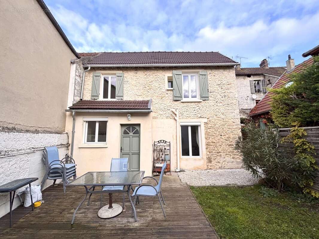 Maison à BENNECOURT