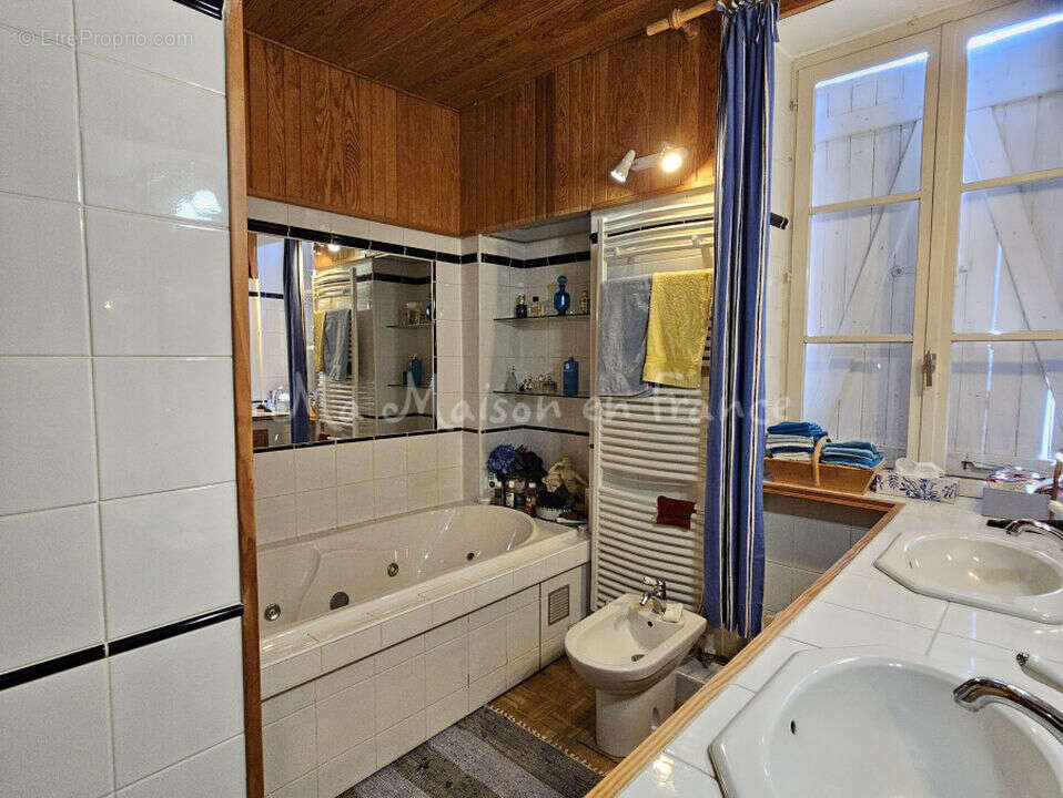 Maison à SAINT-POURCAIN-SUR-SIOULE