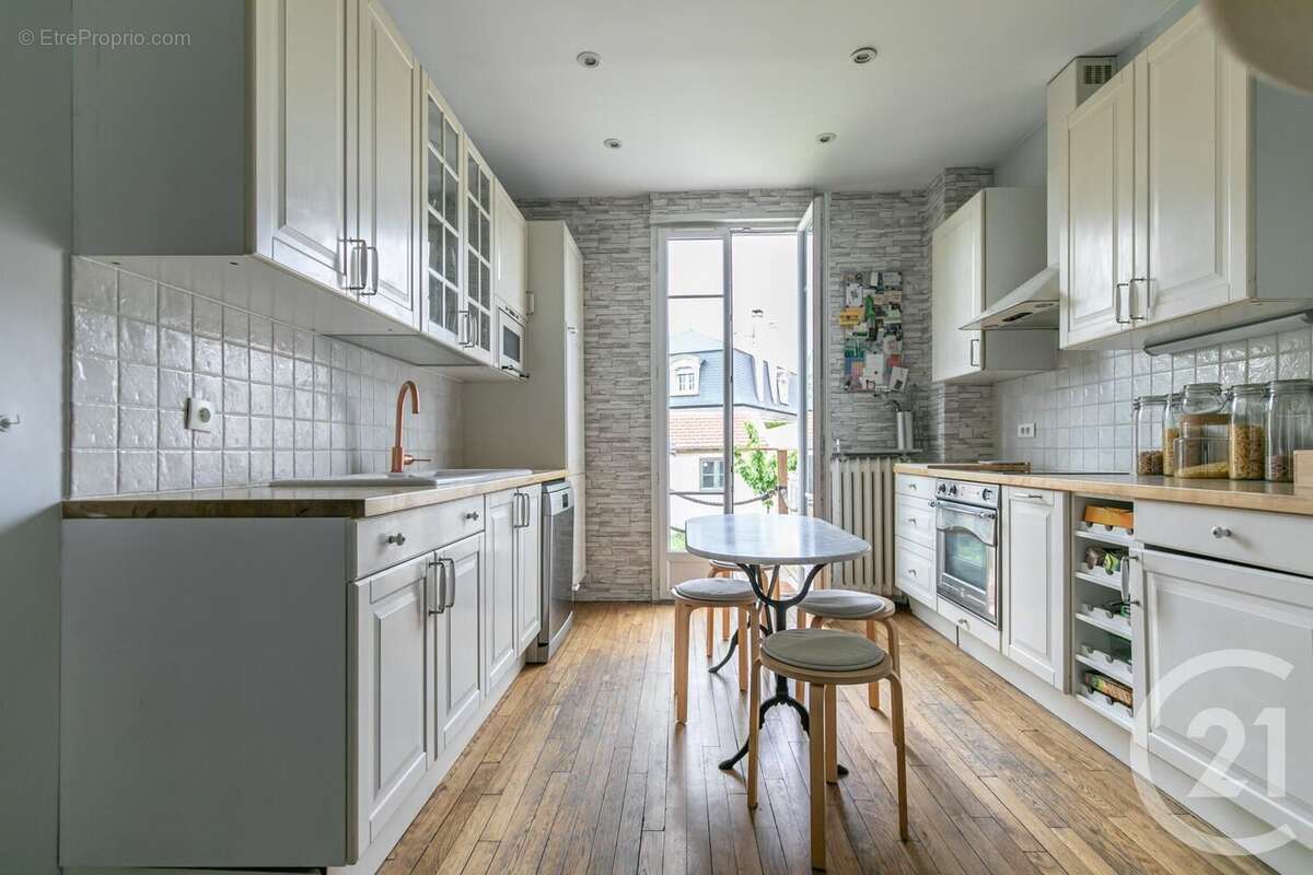 Maison à SAINT-MAUR-DES-FOSSES