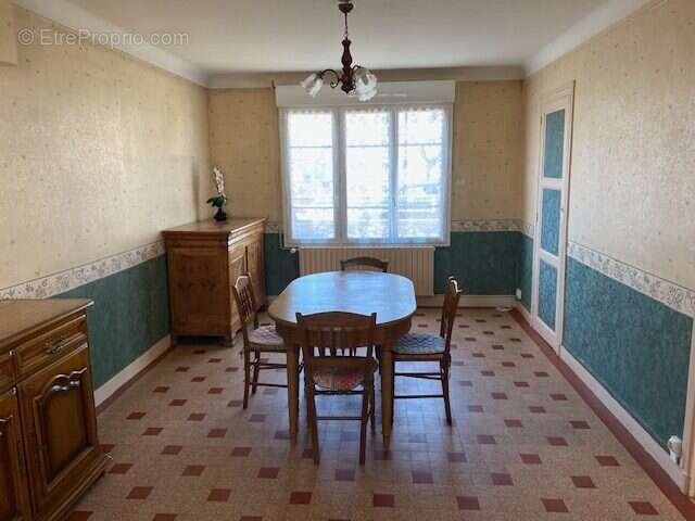 Maison à SAINT-COSME-EN-VAIRAIS