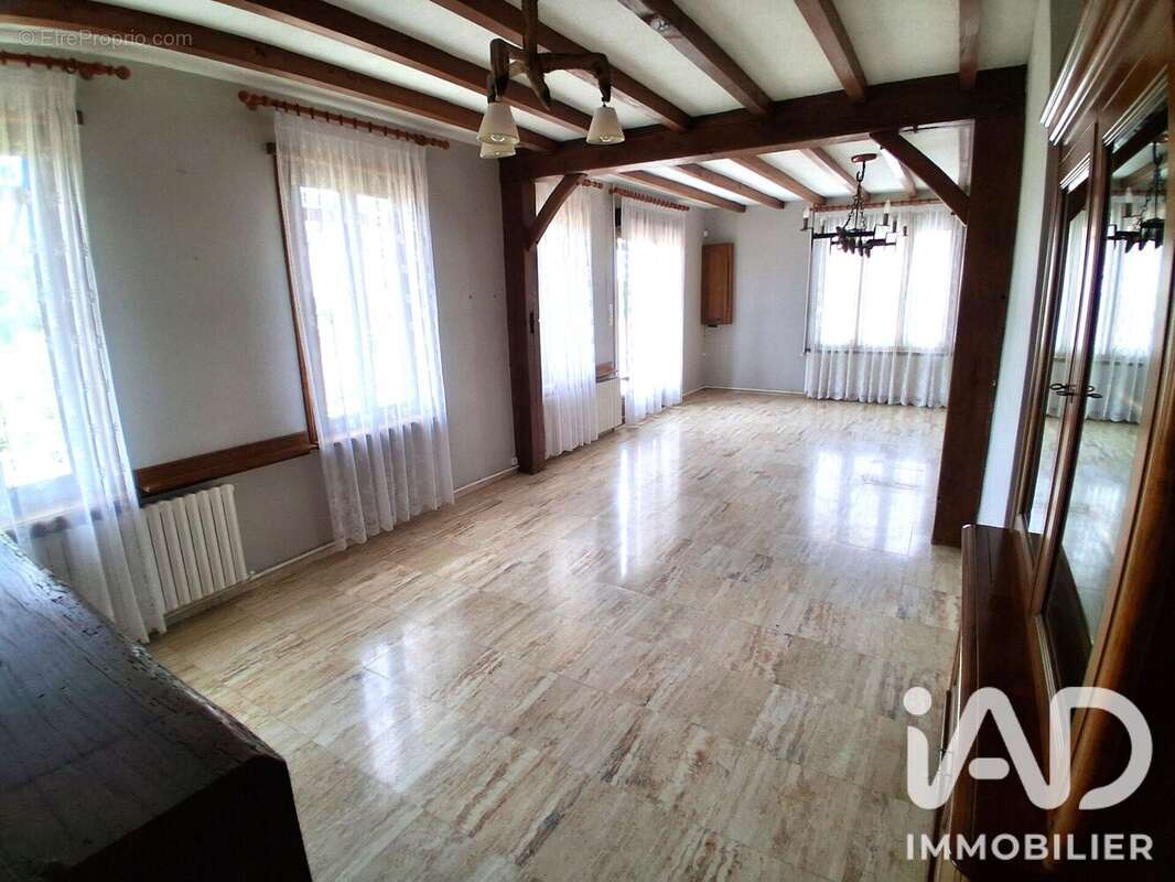 Maison 131 m² à Monceau-Le-Neuf-Et-Faucouzy  - photo 3