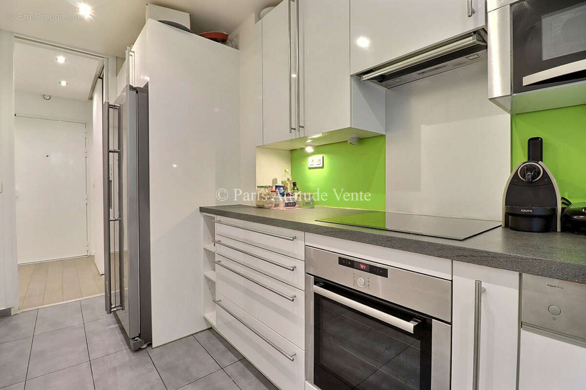 Appartement à PARIS-16E