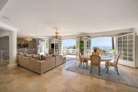 Maison à THEOULE-SUR-MER