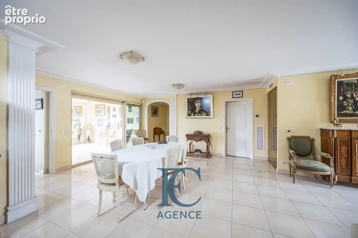 Appartement T3 de 118 m2 avec ascenseur et garage au centre-ville - photo 5