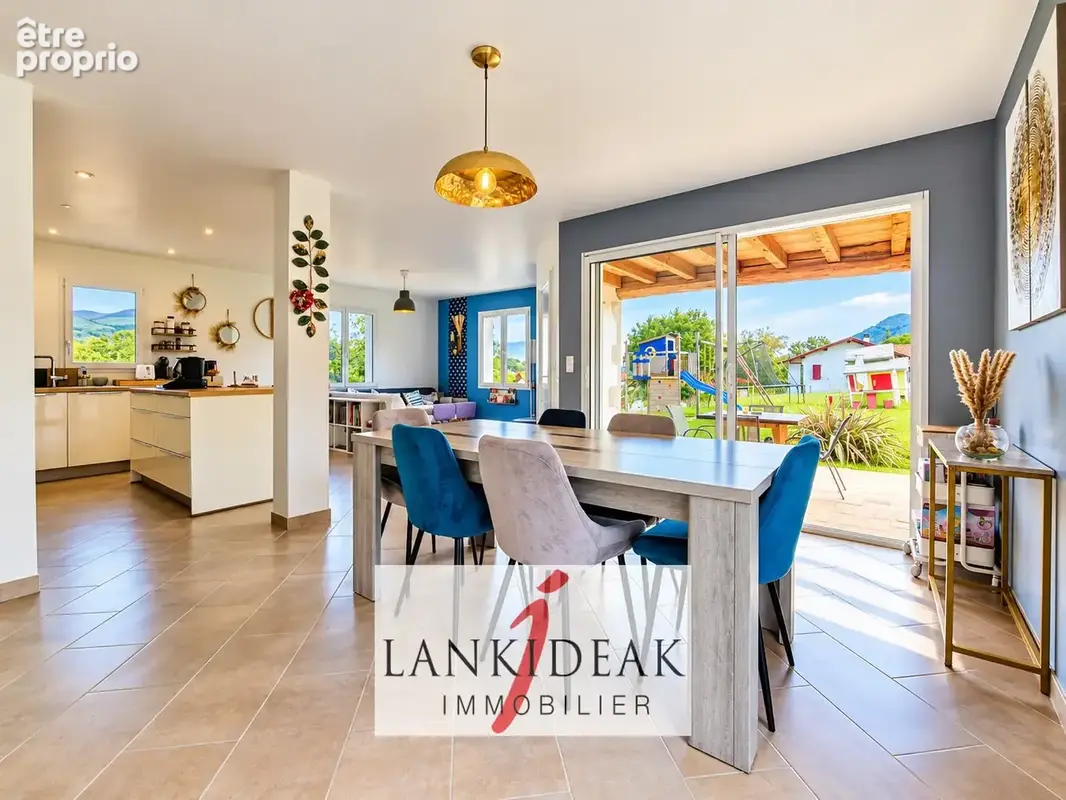 Maison T6 de 151 m2 avec garage de 37 m2 à 30 kilomètres de Bayonne / Anglet / Biarritz - photo 6