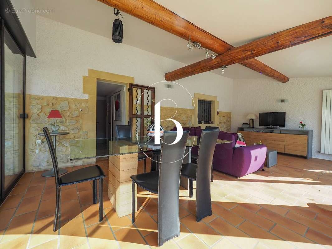 Maison à SAINT-VICTOR-LA-COSTE