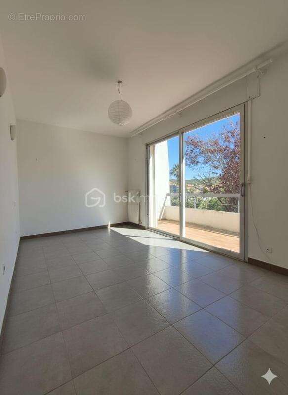 Villa d’architecte – Vue Étang de Thau – 310 m² + logement indépendant – Terrain 1 000 m² - photo 5