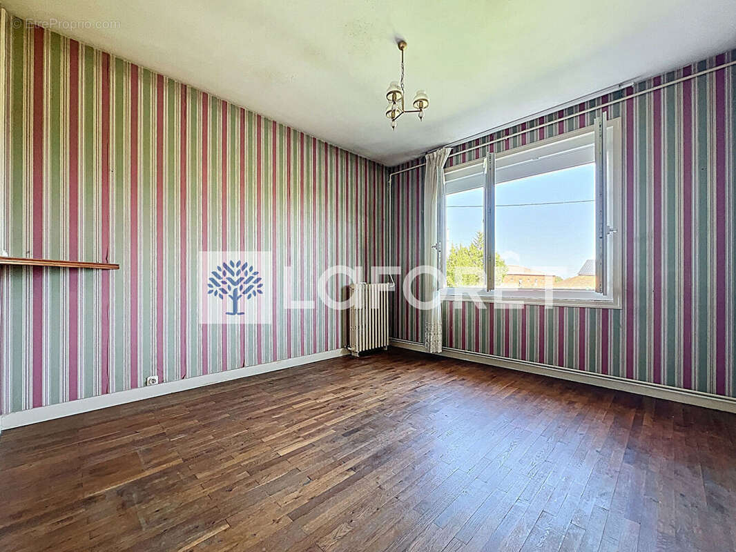 Maison à CHATILLON-SUR-THOUET