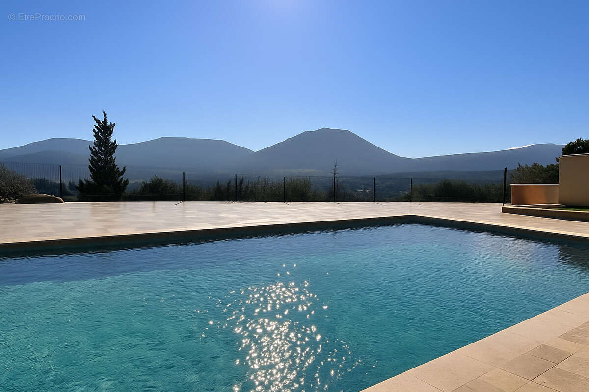 Maison à PLAN-DE-LA-TOUR