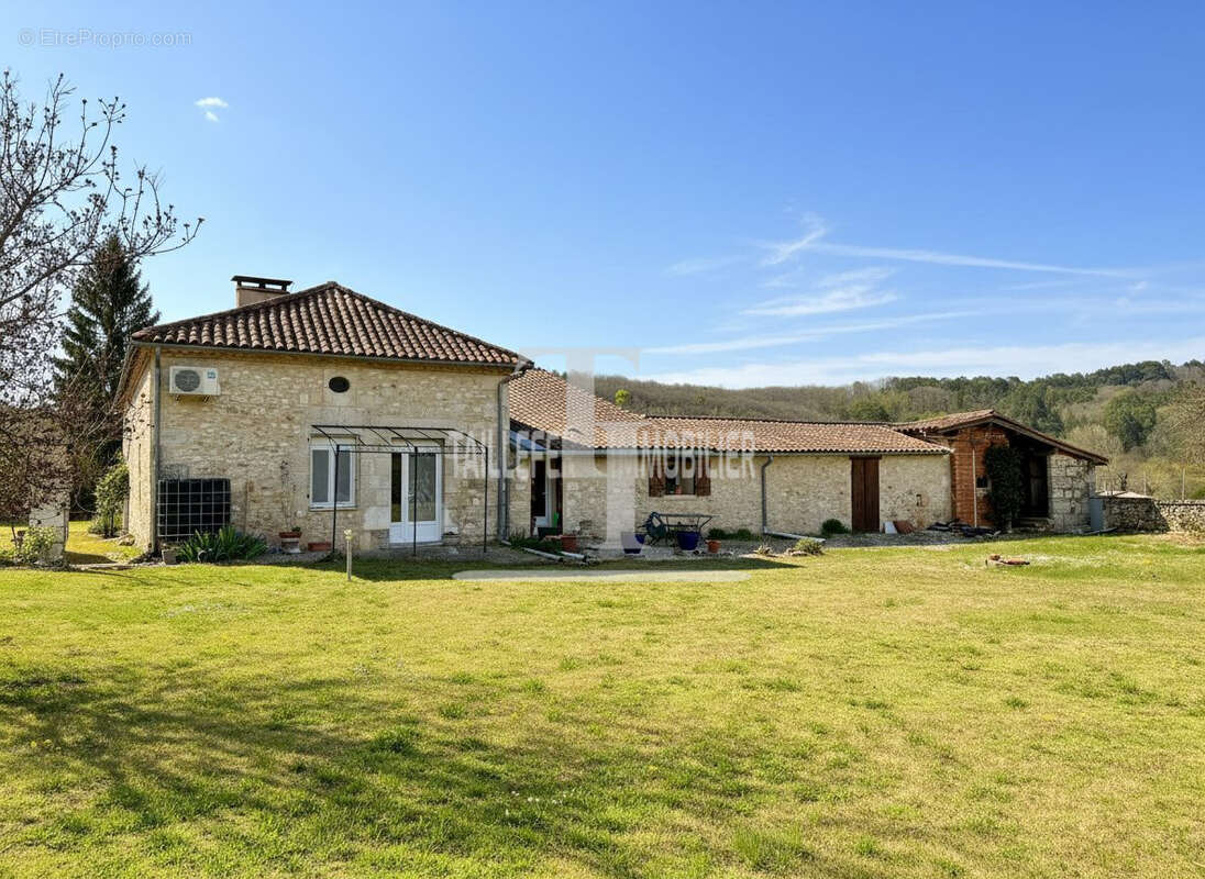 Maison à ANTONNE-ET-TRIGONANT