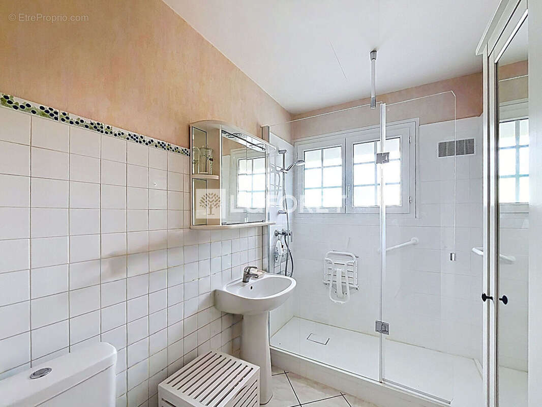 Maison Saint Denis en Val 4/5 pièces 97.3 m² - photo 7
