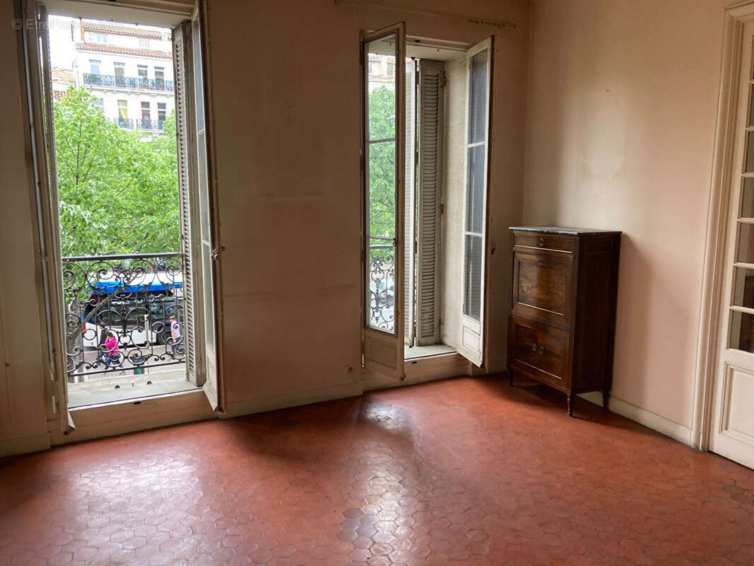 Appartement à MARSEILLE-6E
