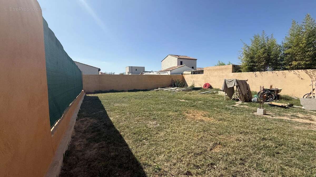 Appartement à POURRIERES