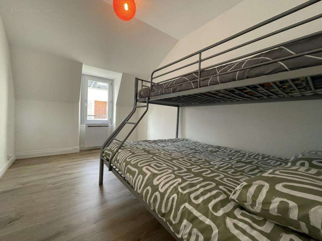 Appartement à VIC-SUR-CERE