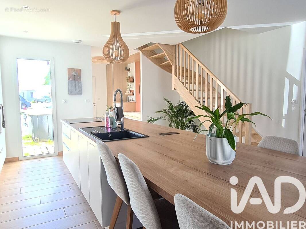 Photo 1 - Maison à LA JARRIE