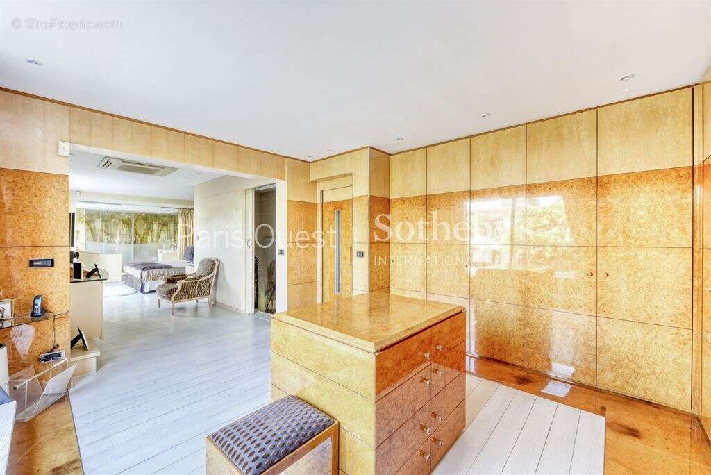 Maison à NEUILLY-SUR-SEINE