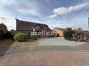 Maison à LA CHAPELLE-D&#039;ARMENTIERES