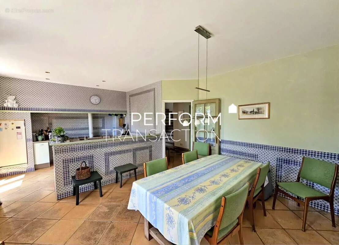 Propriété d'architecte 250m² avec piscine - photo 6