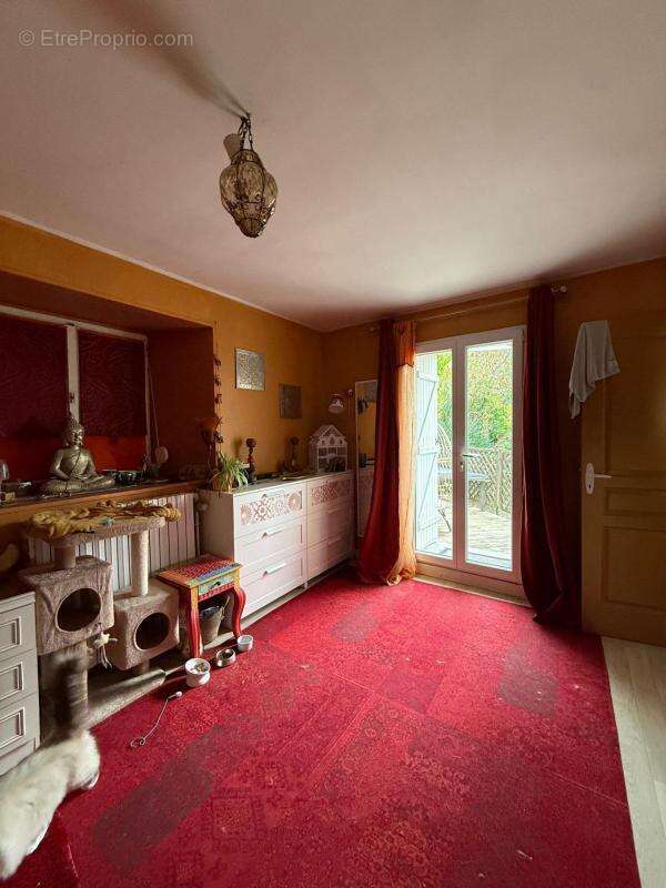 Maison à JUZIERS