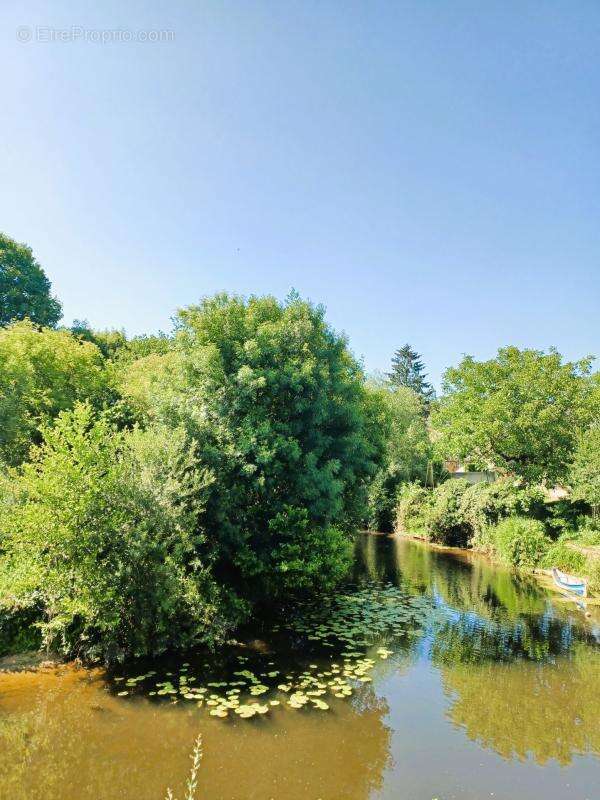 Maison à SAINT-MACAIRE-EN-MAUGES