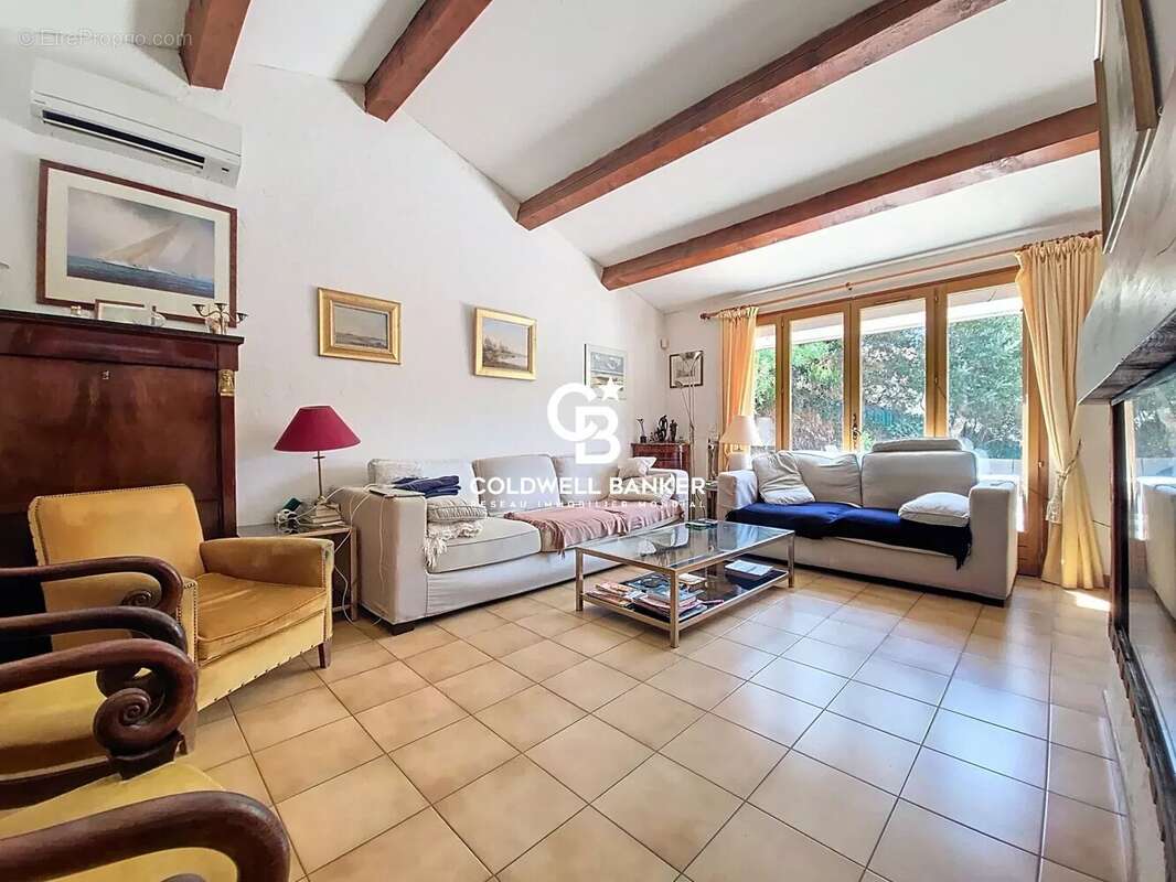 Maison à LES ISSAMBRES