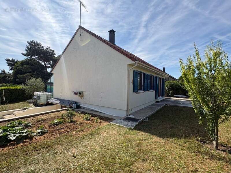 Maison à MERU