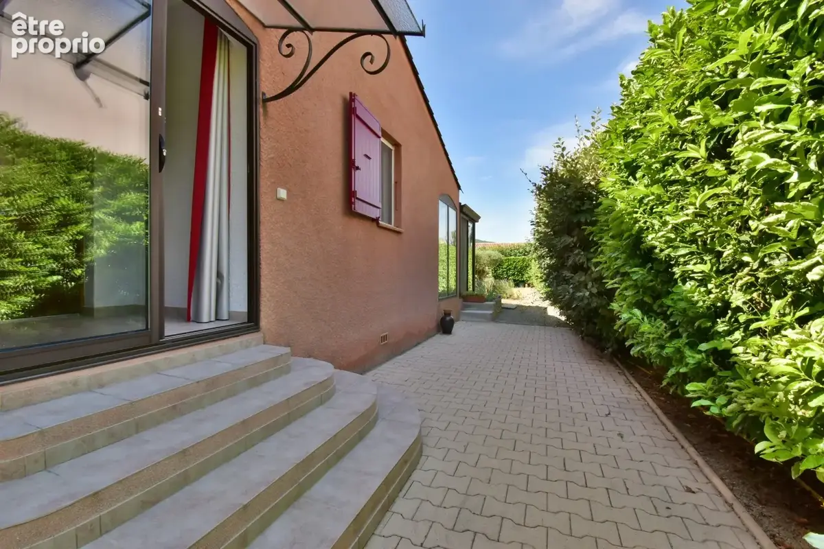 CARREFOUR BLÉONE-DURANCE – Villa traditionnelle de plain-pied en parfait état avec véranda, jardin et garage - photo 19