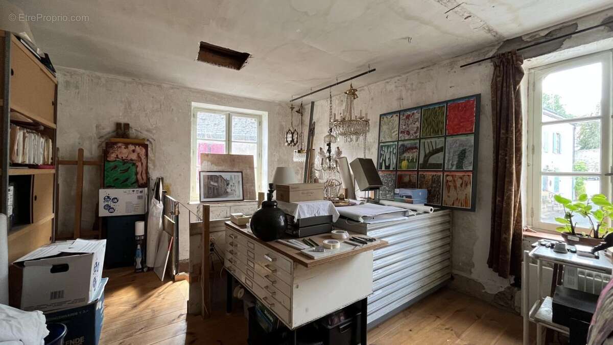 Maison à LAROCHEMILLAY