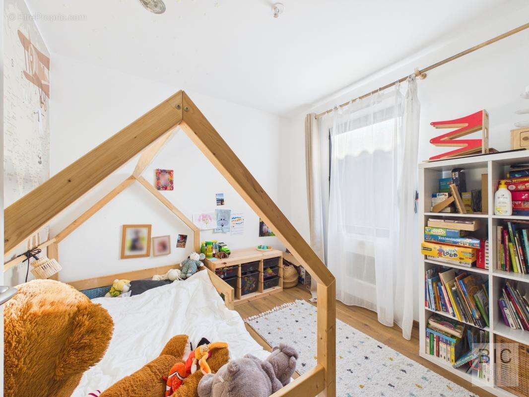 A vendre maison état neuf en bois avec jardin plein sud - photo 13