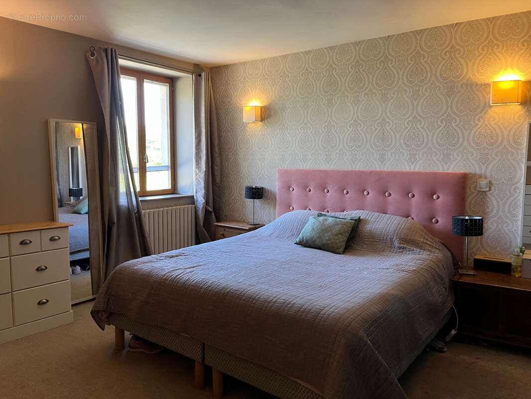 Maison à COUSSAC-BONNEVAL