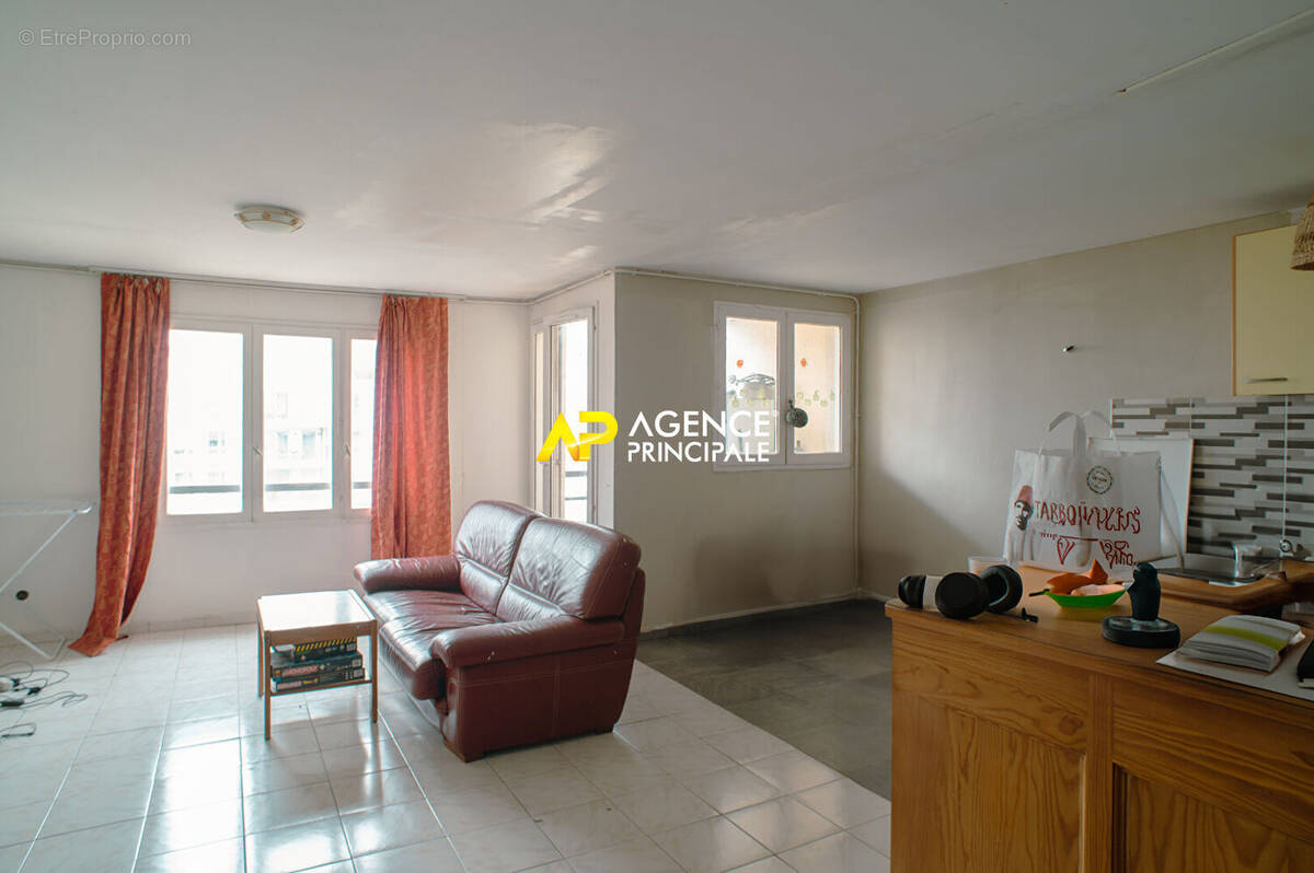 Appartement à SARTROUVILLE